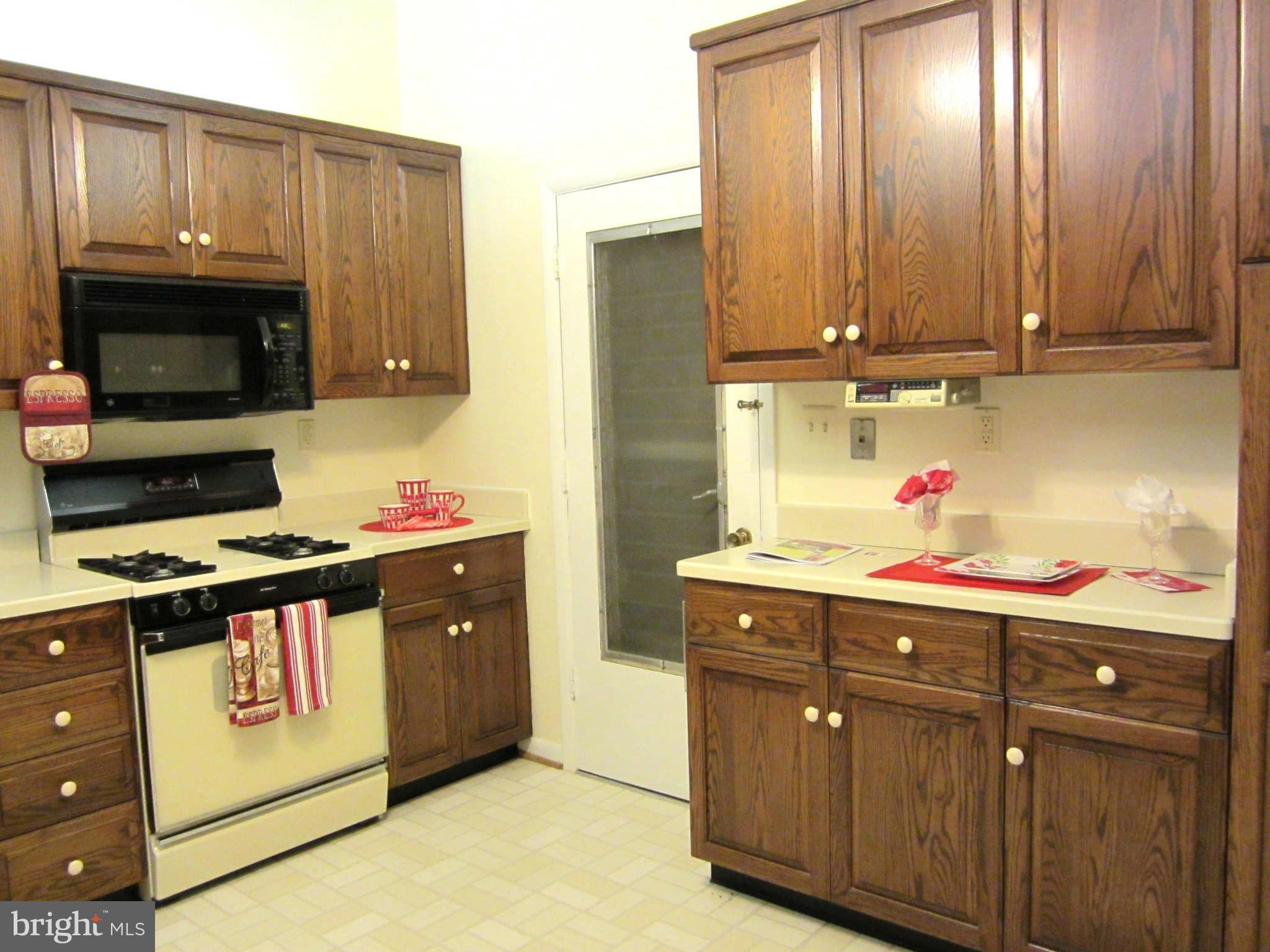 1010 Robroy Drive Silver Spring, MD 20903 - Photo 6 of 30 Large spacious Kitchen