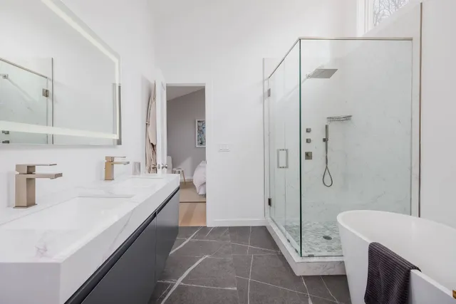 $32,500 | 81 Whooping Hollow Road, East Hampton, NY 11937