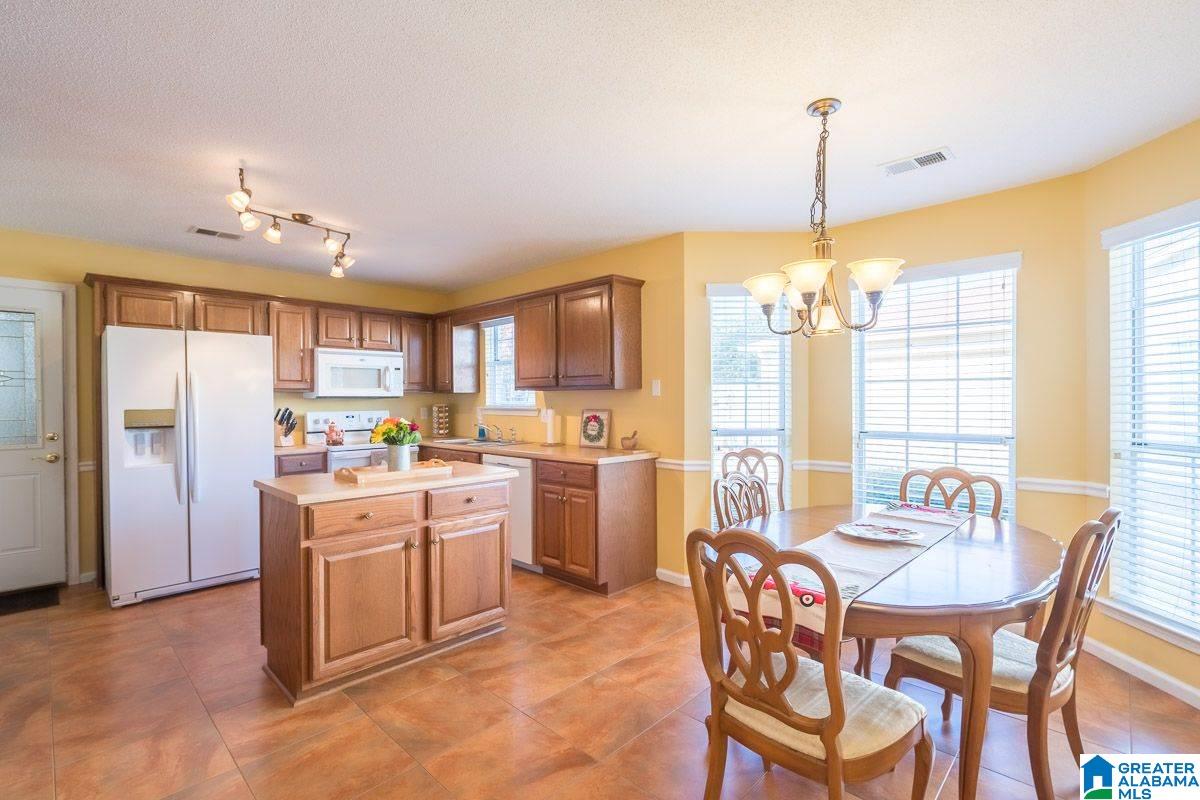 141 Buck Creek Drive Alabaster, AL 35007 - Photo 3 of 17