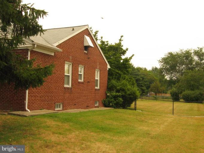 1719 Ranch Lane Dundalk, MD 21222 - Photo 4 of 25 Exterior #3