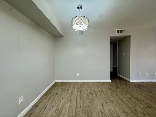 $995 | 2625 East Indian School Road, Unit 131, Phoenix, AZ 85016