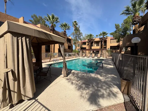 $995 | 2625 East Indian School Road, Unit 131, Phoenix, AZ 85016
