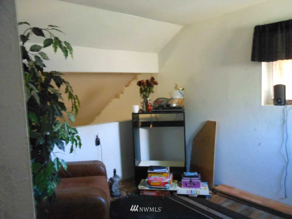 603 Lucas Creek Road Chehalis, WA 98532 - Photo 4 of 11 Gallery Image 4