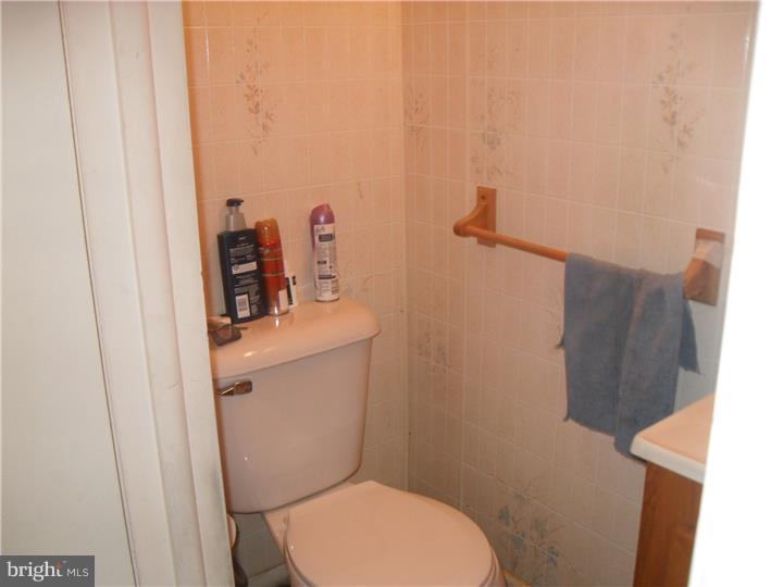 1806 Fox Chase Road Philadelphia, PA 19152 - Photo 15 of 18 Bathroom