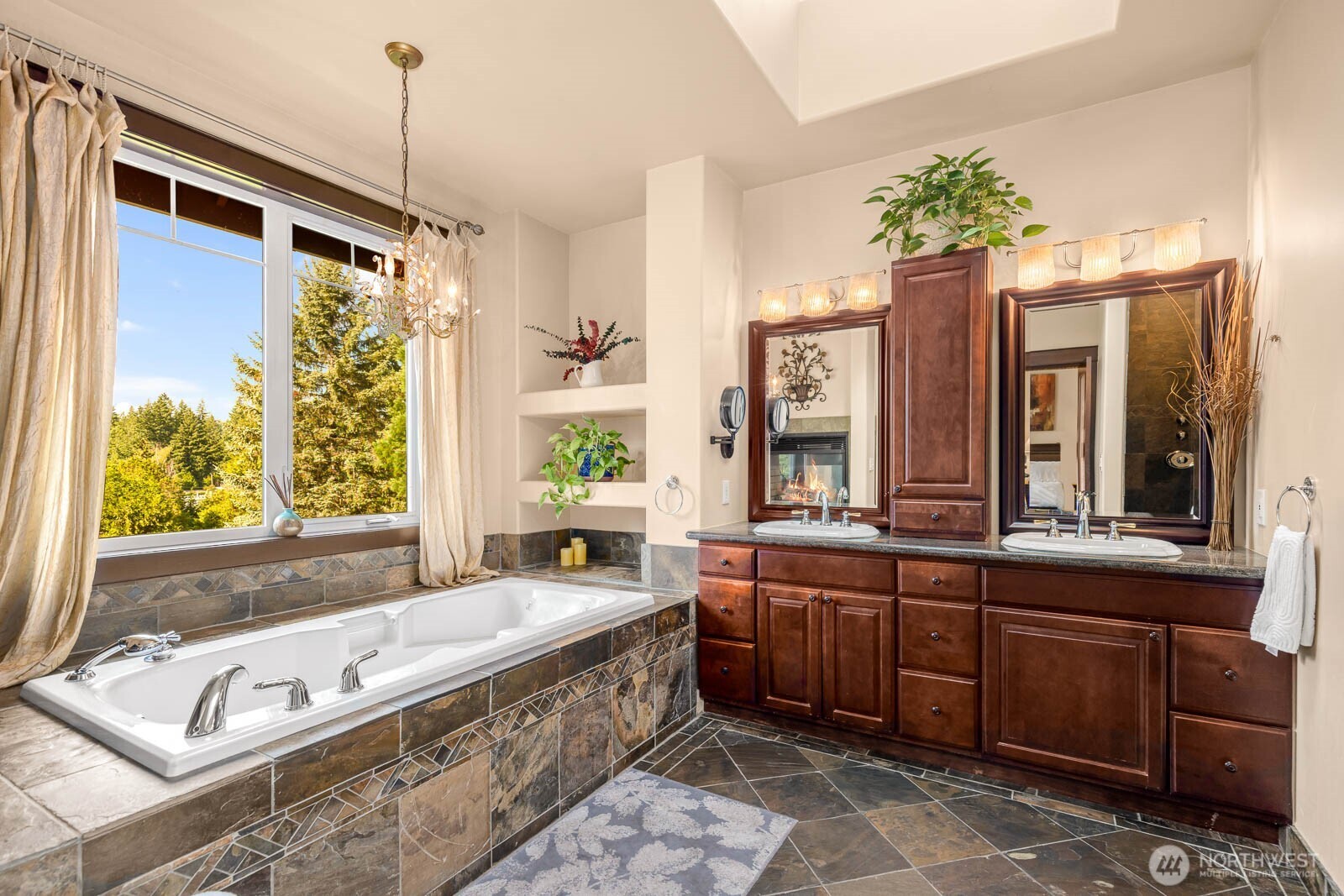 17645 Southeast 196th Drive Renton, WA 98058 - Photo 18 of 40