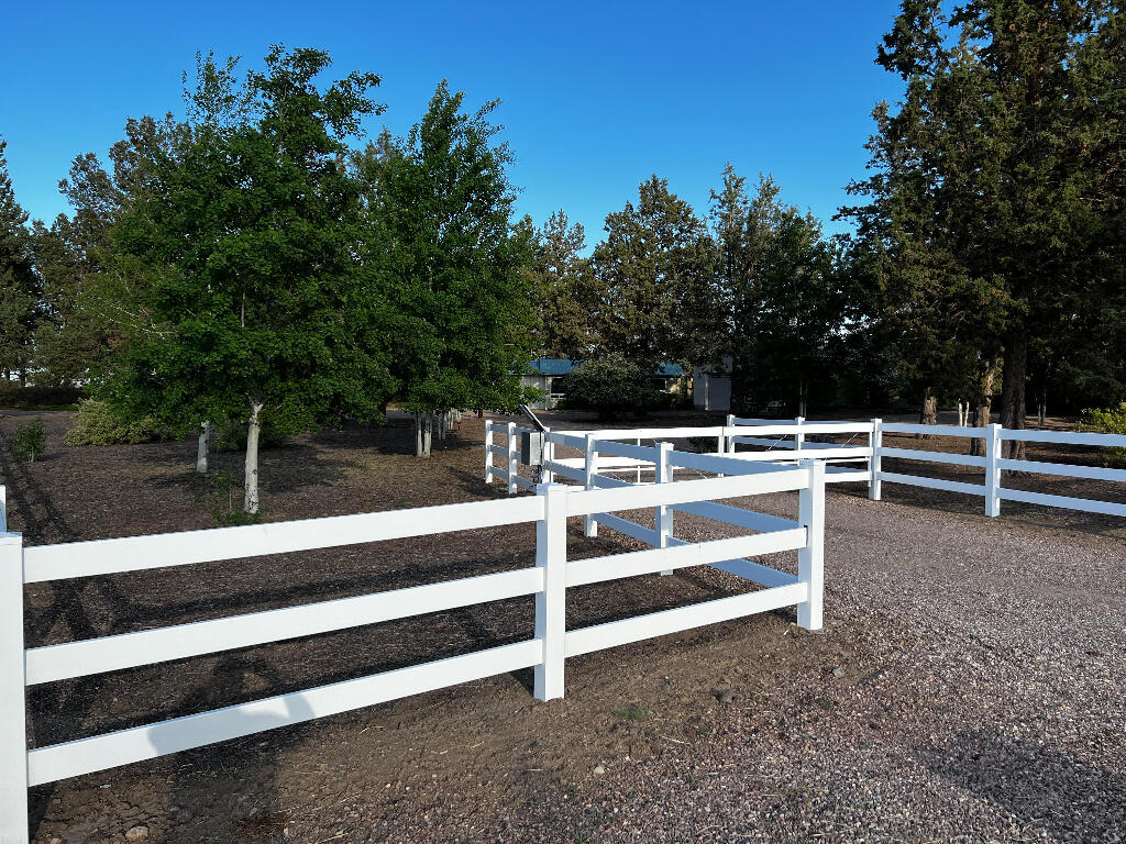 65190 Gerking Market Road Bend, OR 97703 - Photo 59 of 74 58