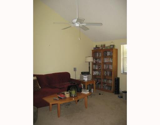 9314 Ketay Circle, Unit 40 Boca Raton, FL 33428 - Photo 3 of 9 Living Room