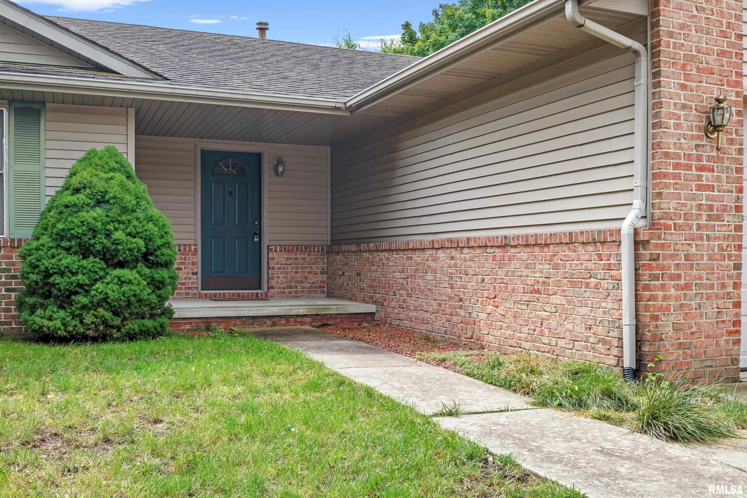 1416 Azalea Court Springfield, IL 62712 - Photo 4 of 33