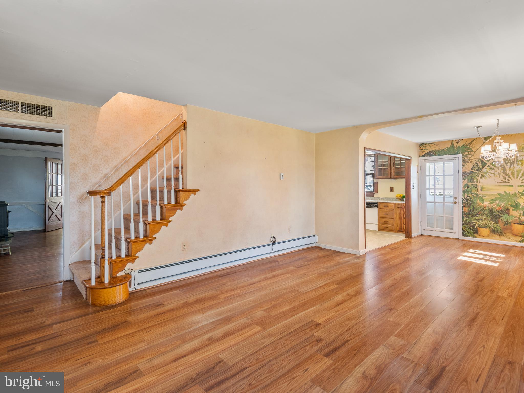 9818 Woodfern Road Philadelphia, PA 19115 - Photo 6 of 37 Gallery Image 6