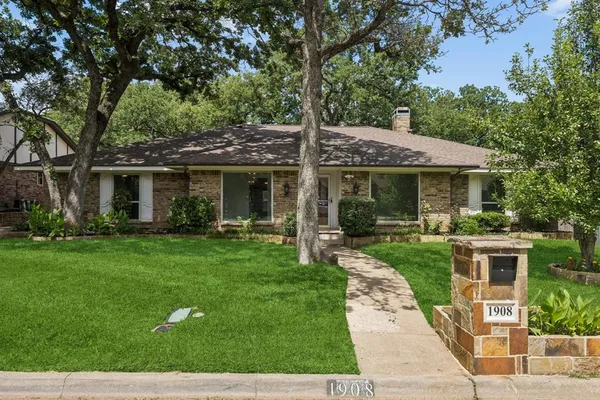 $430,000 | 1908 Scarlett Court, Arlington, TX 76012