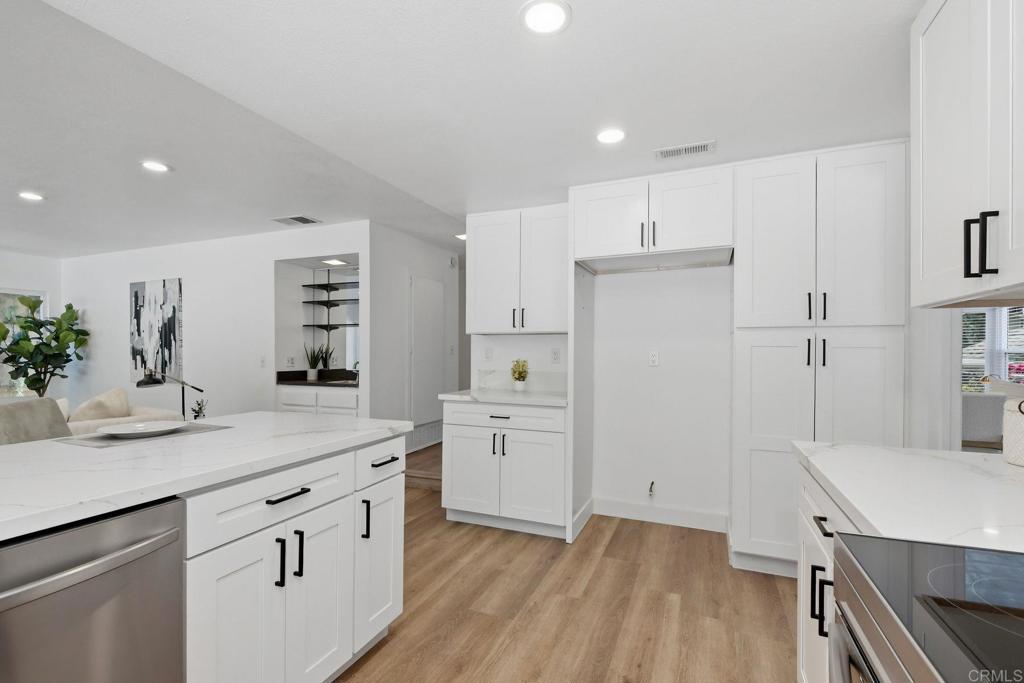 14446 Janal Way Rancho Penasquitos, CA 92129 - Photo 12 of 38 Kitchen