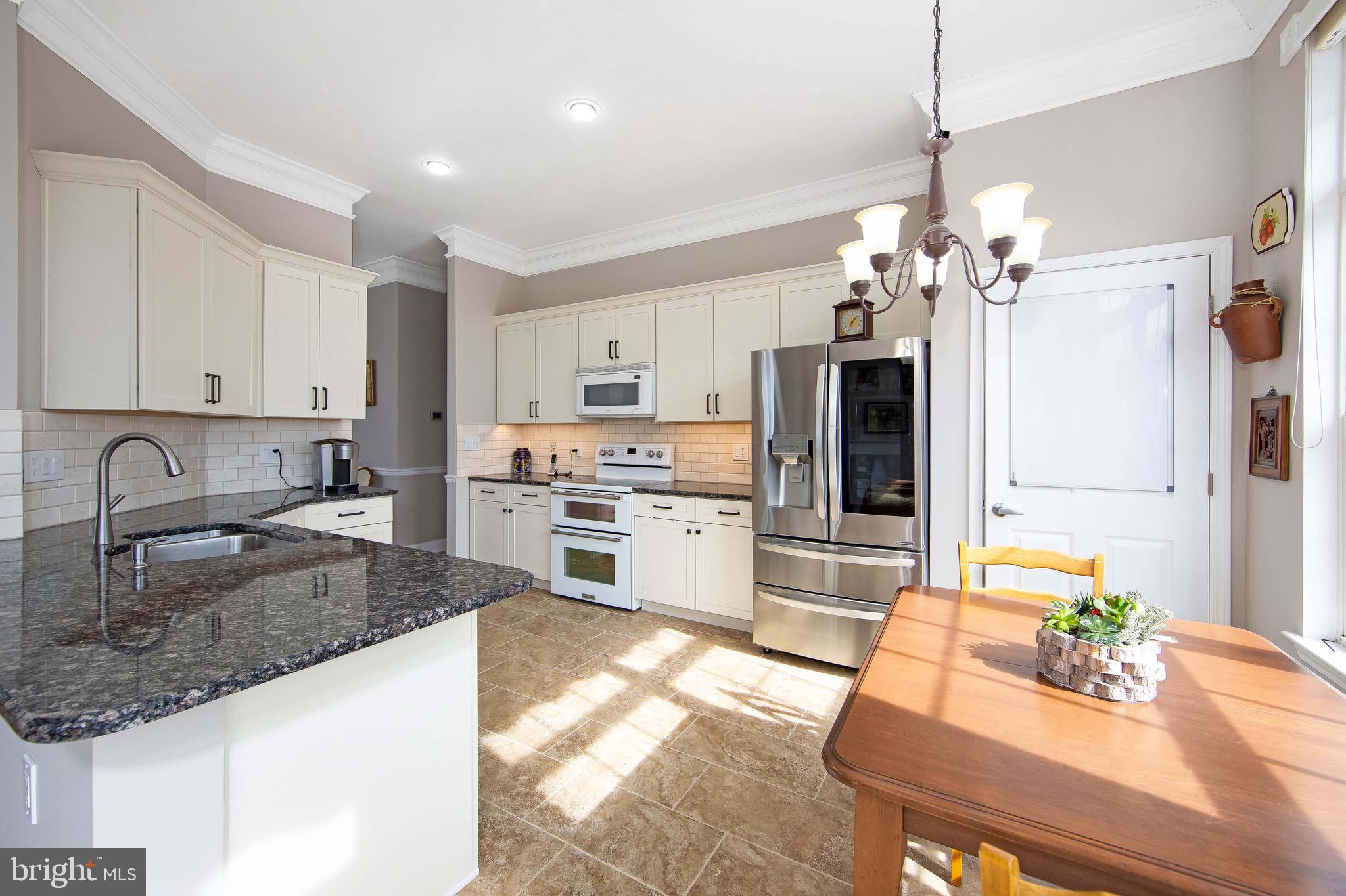 17 Ellington Drive Columbus, NJ 08022 - Photo 13 of 43 Kitchen