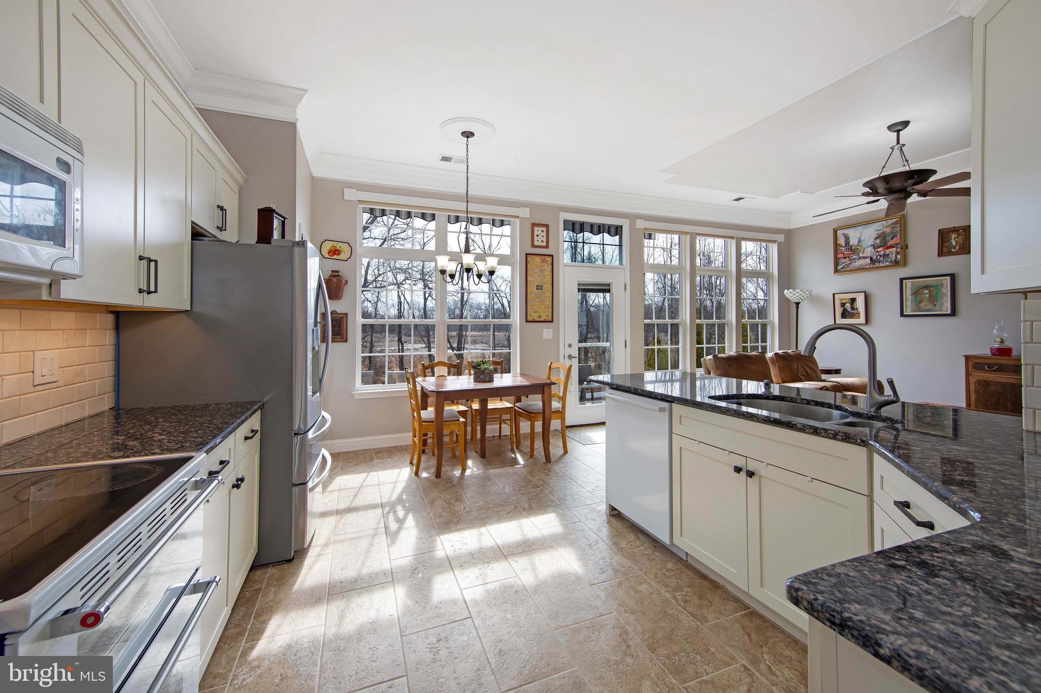 17 Ellington Drive Columbus, NJ 08022 - Photo 15 of 43 Kitchen