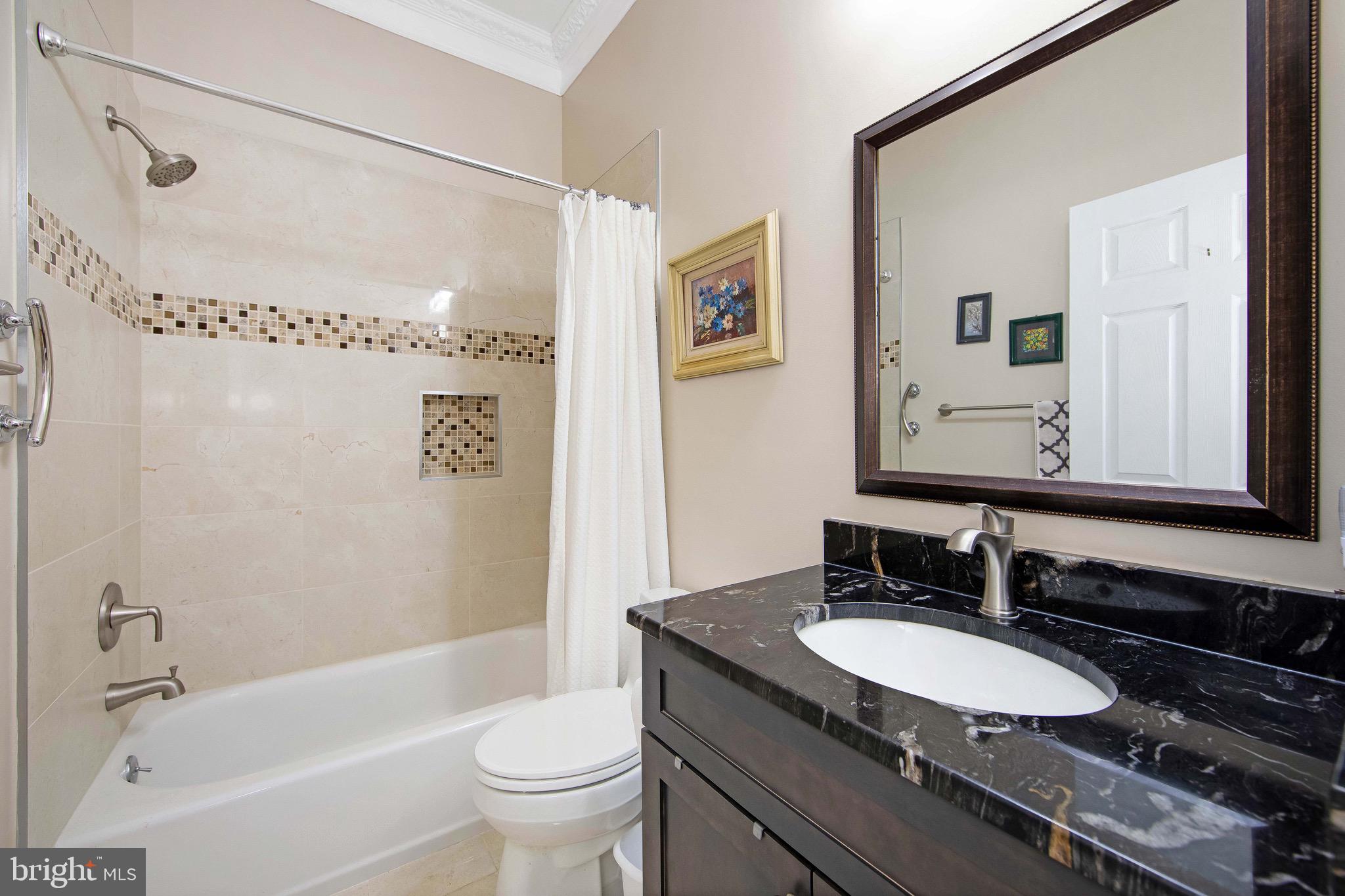 17 Ellington Drive Columbus, NJ 08022 - Photo 27 of 43 2nd Full Bath