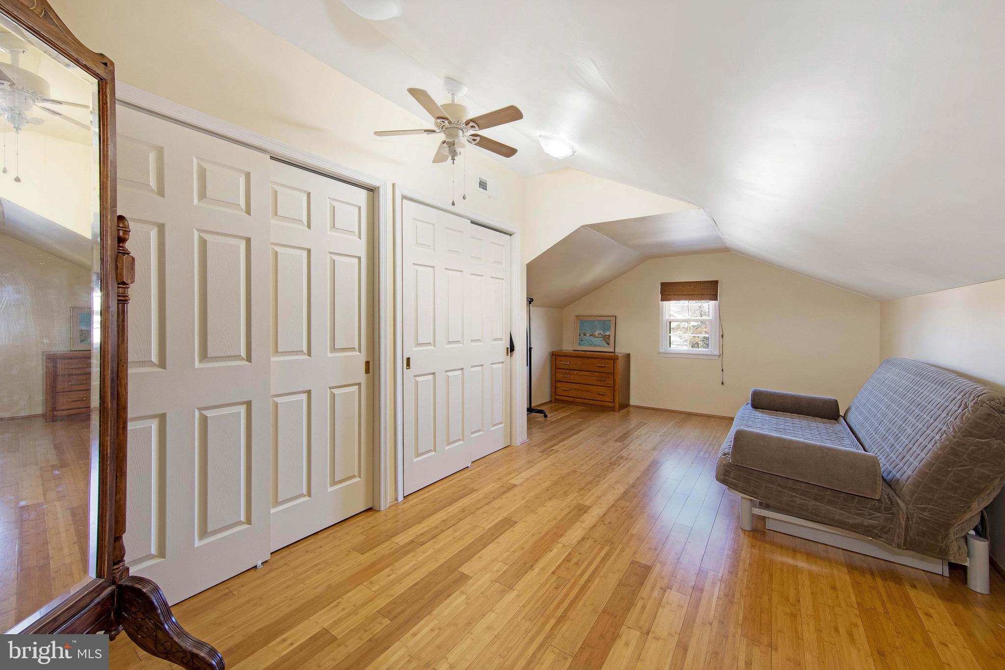 17 Ellington Drive Columbus, NJ 08022 - Photo 28 of 43 3rd Bedroom-Bonus Room