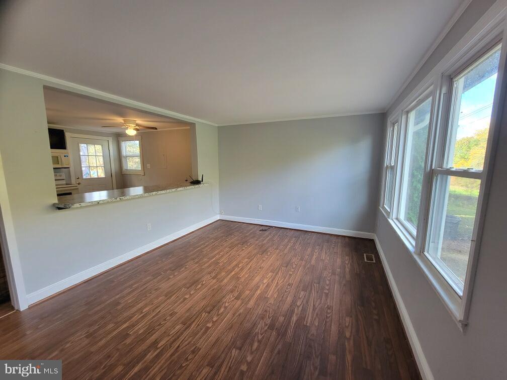 103 Spotted Tavern Road Fredericksburg, VA 22406 - Photo 8 of 31 Living Room
