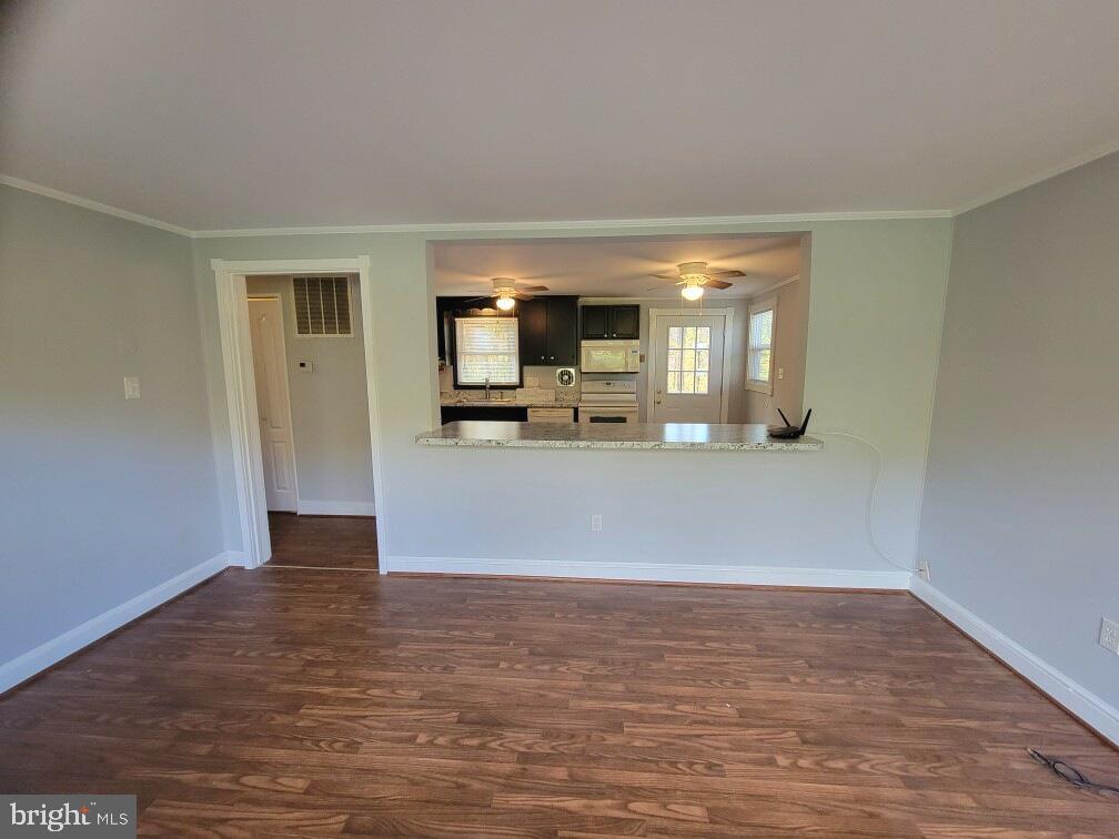 103 Spotted Tavern Road Fredericksburg, VA 22406 - Photo 9 of 31 Living Room