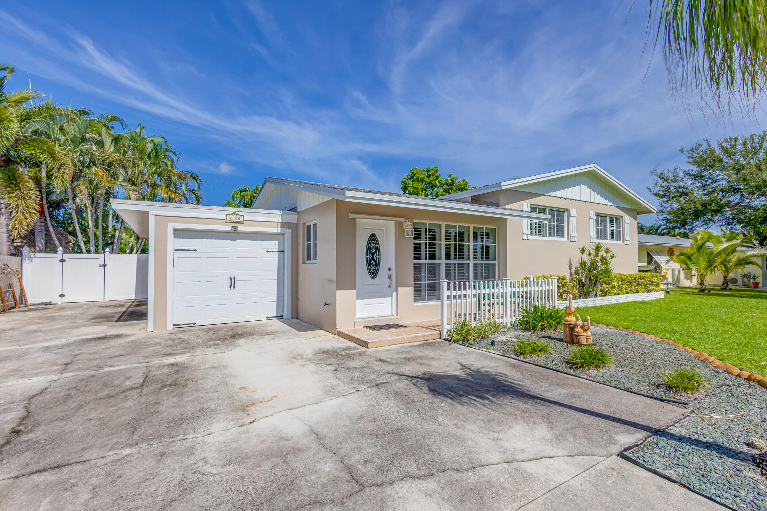 1506 Seabrook Road Tequesta, FL 33469 - Photo 4 of 84 04_5d1a9120