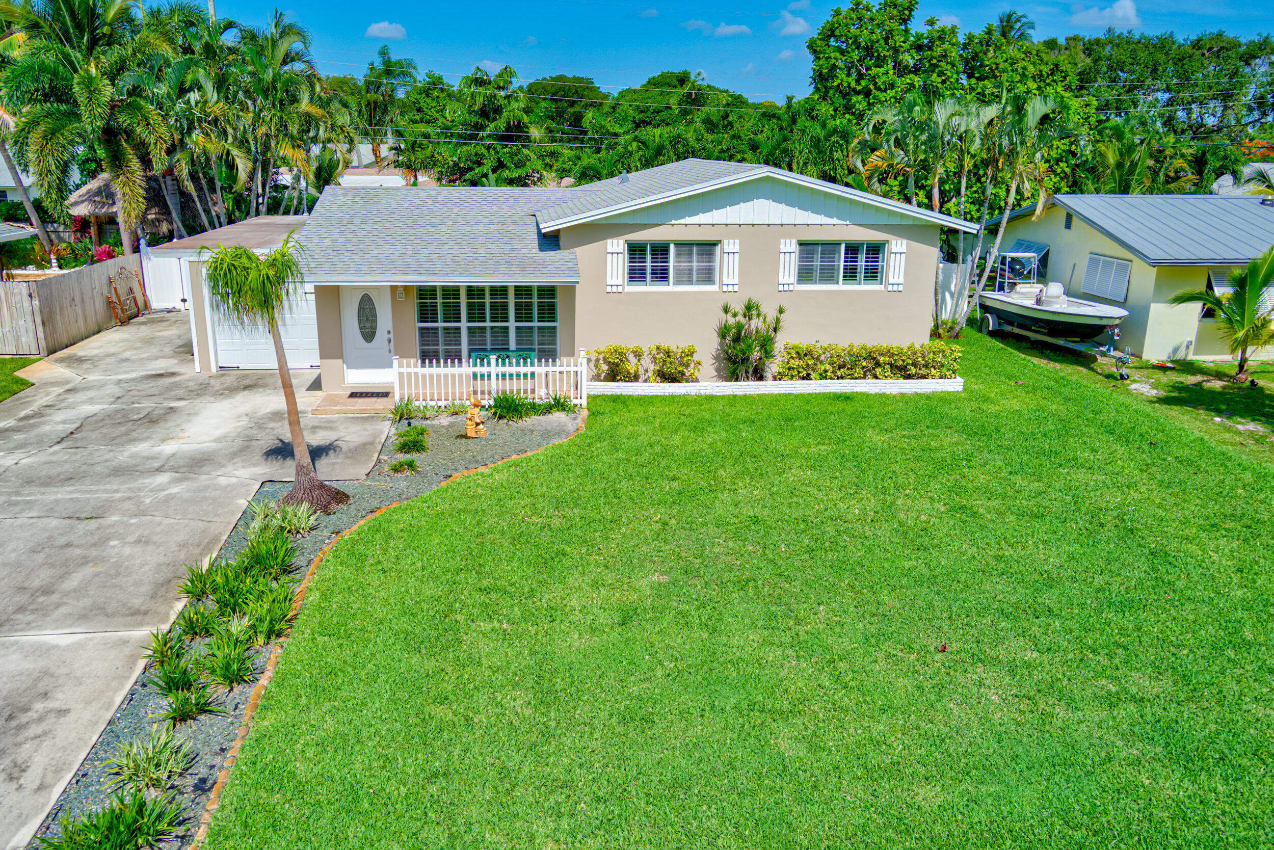 1506 Seabrook Road Tequesta, FL 33469 - Photo 68 of 84 68_max_0196_197_198_199_200