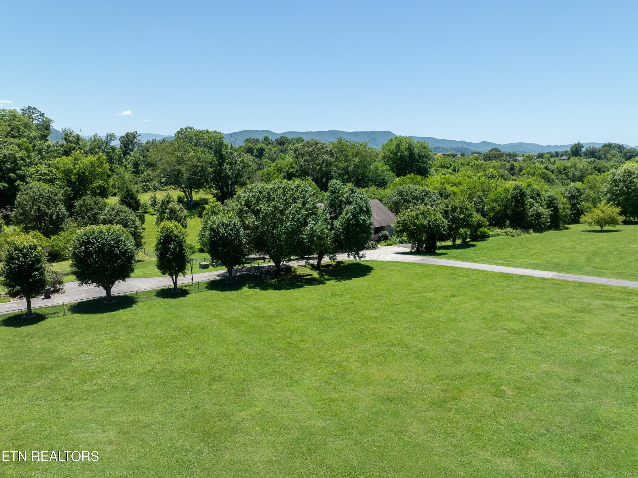 4142 Pea Ridge Road Maryville, TN 37804 - Photo 11 of 45 Gallery Image 11