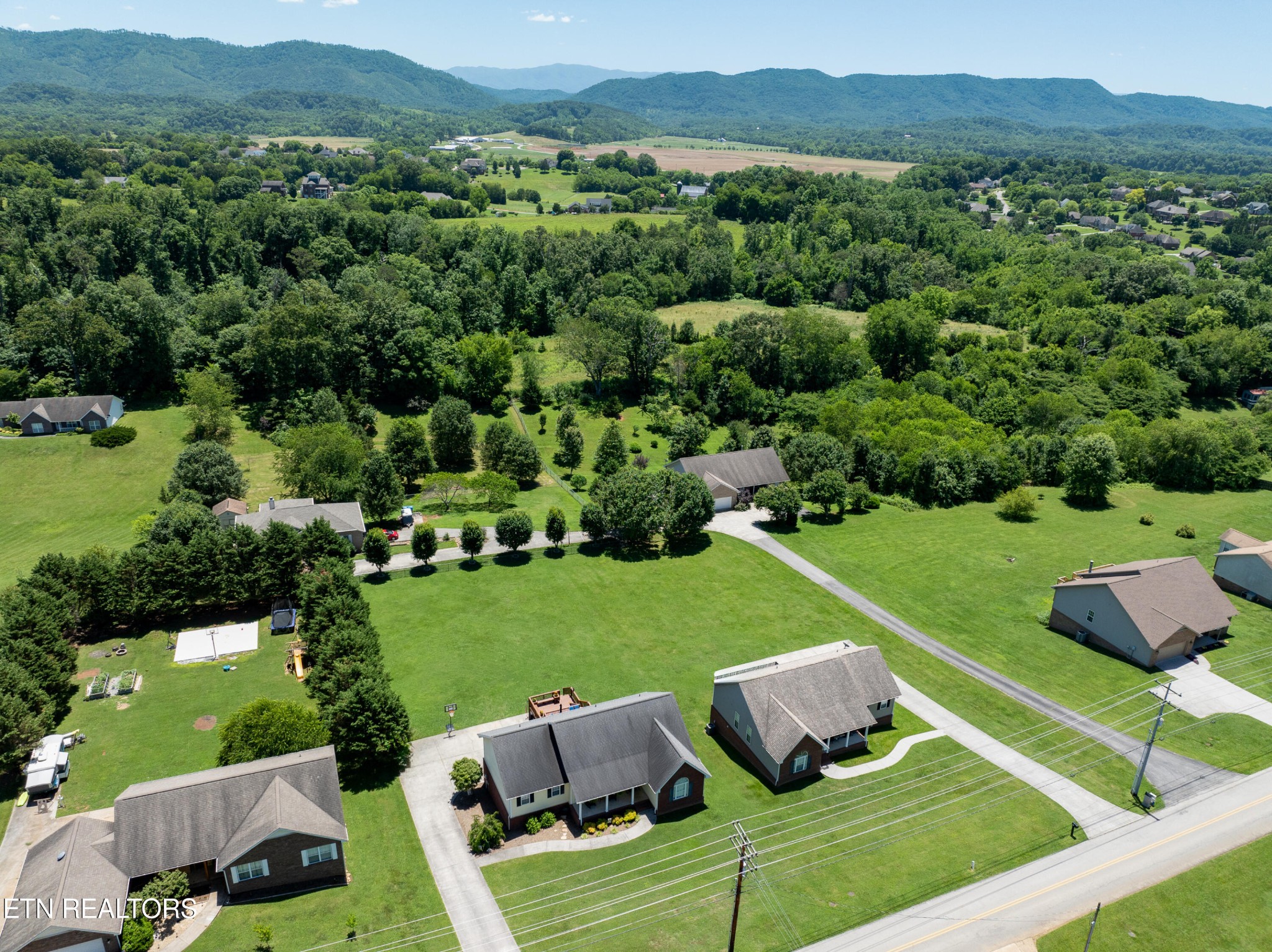 4142 Pea Ridge Road Maryville, TN 37804 - Photo 9 of 45 Gallery Image 9