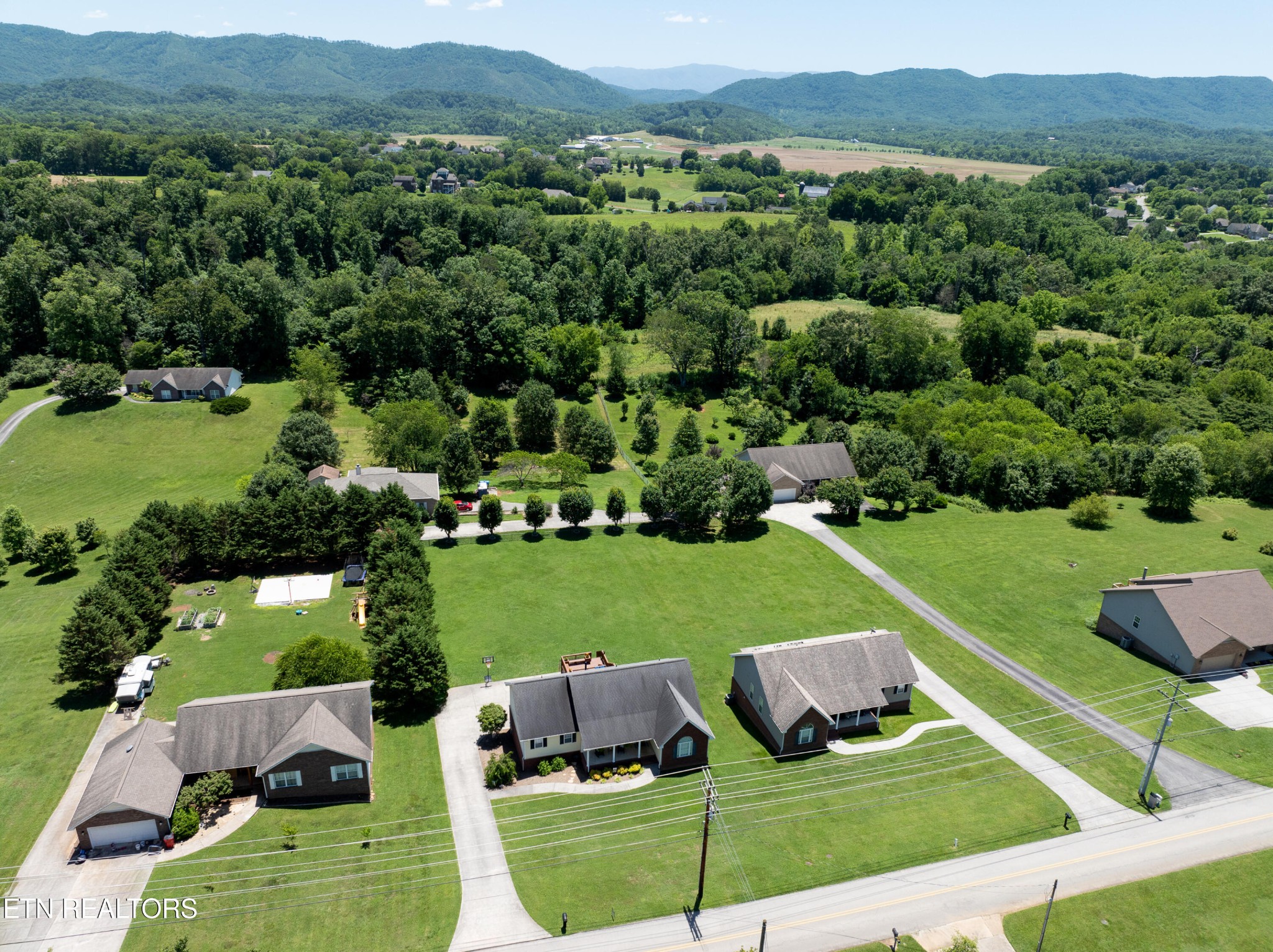 4142 Pea Ridge Road Maryville, TN 37804 - Photo 10 of 45 Gallery Image 10