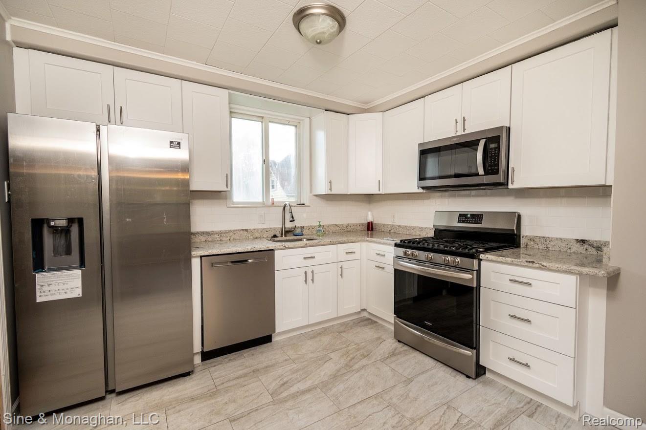 419 Pointe Tremble Road Algonac, MI 48001 - Photo 16 of 55 419-24.jpg