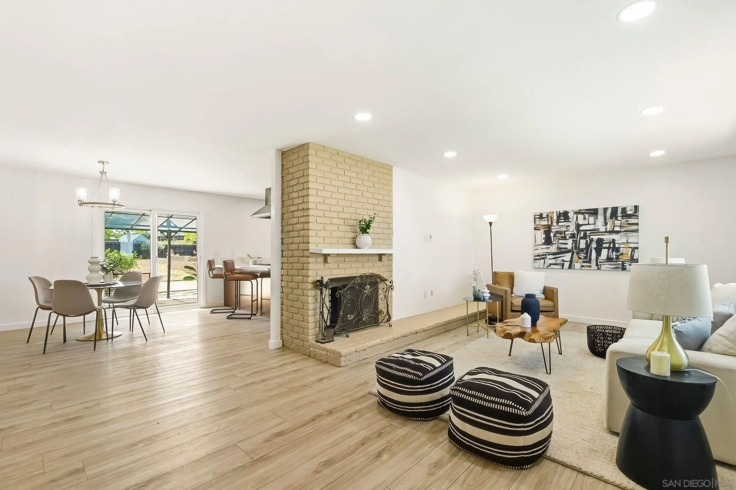 9312 Burning Tree Way Santee, CA 92071 - Photo 4 of 33