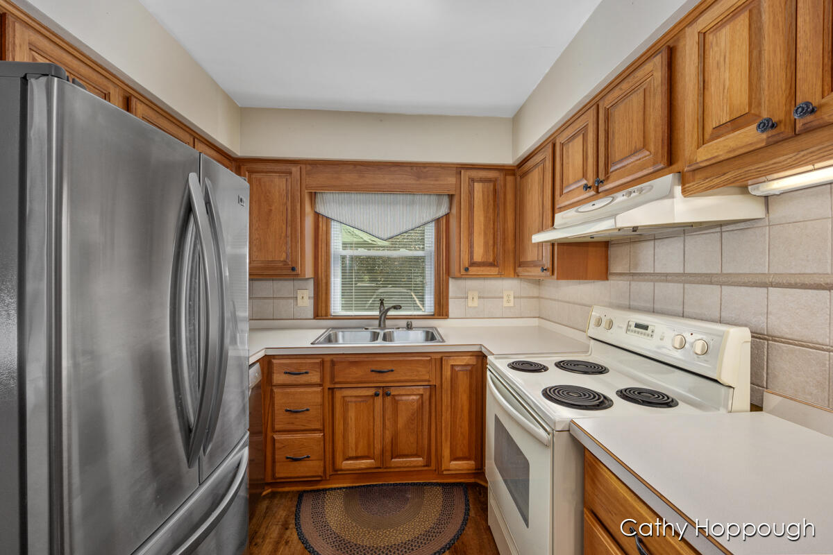 820 Bon Air Road Lansing, MI 48917 - Photo 16 of 42 IMG_1015