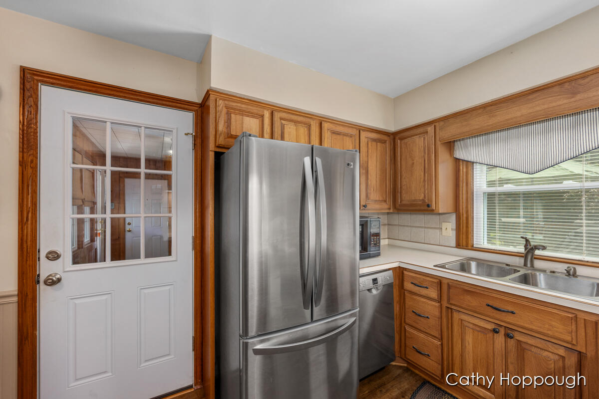 820 Bon Air Road Lansing, MI 48917 - Photo 18 of 42 IMG_1017