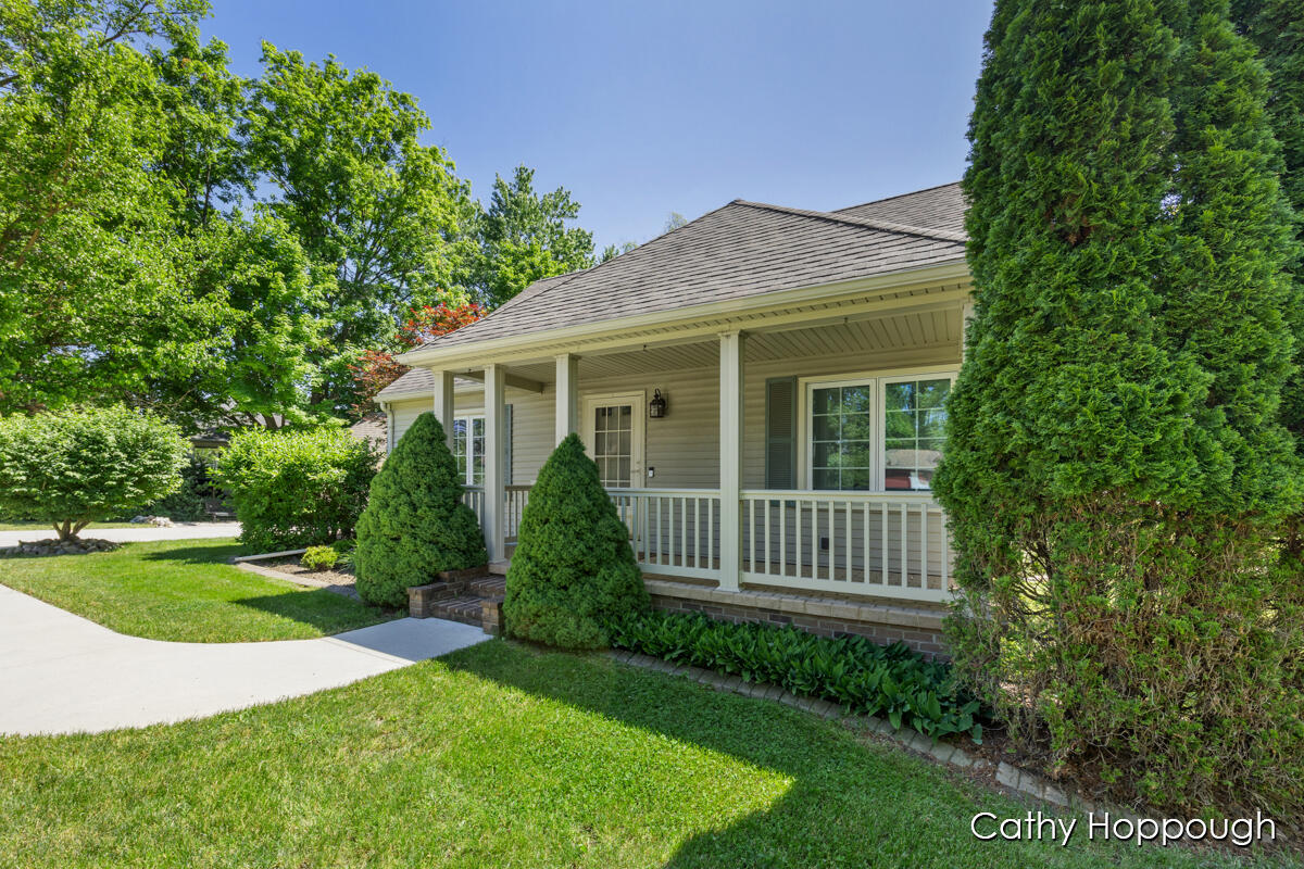 820 Bon Air Road Lansing, MI 48917 - Photo 4 of 42 IMG_1003