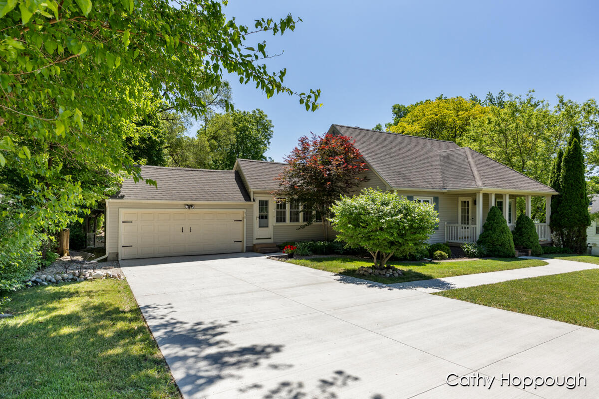 820 Bon Air Road Lansing, MI 48917 - Photo 5 of 42 IMG_1004