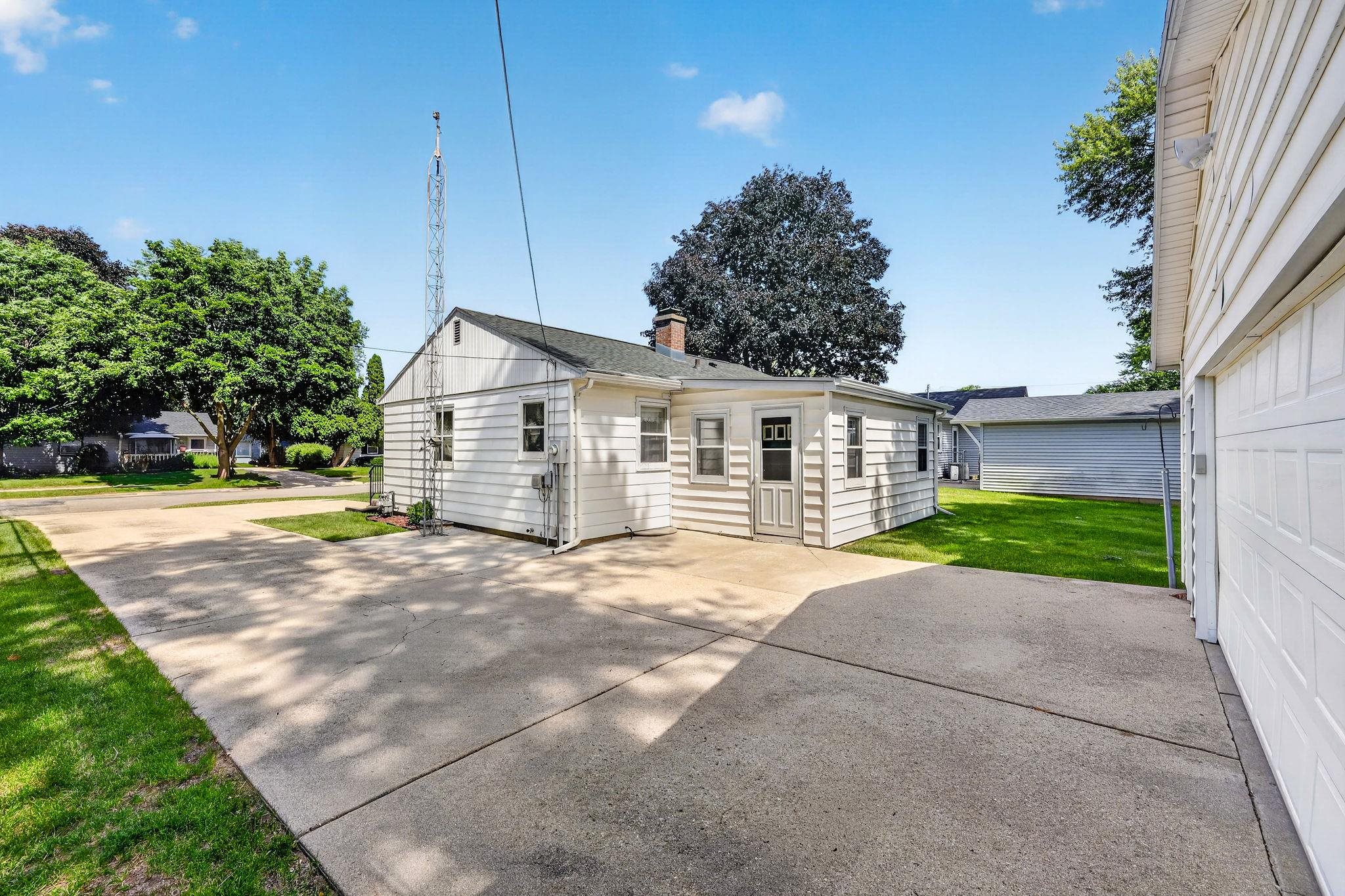 1322 Rosedale Avenue Madison, WI 53714 - Photo 27 of 46