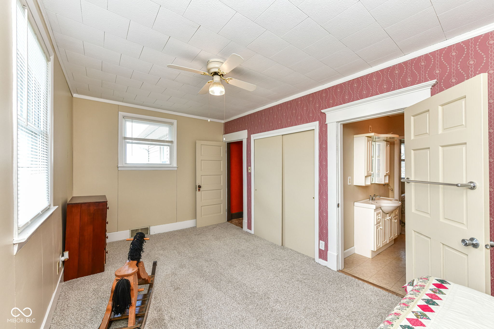 4260 South Ridgeview Road Anderson, IN 46013 - Photo 18 of 41