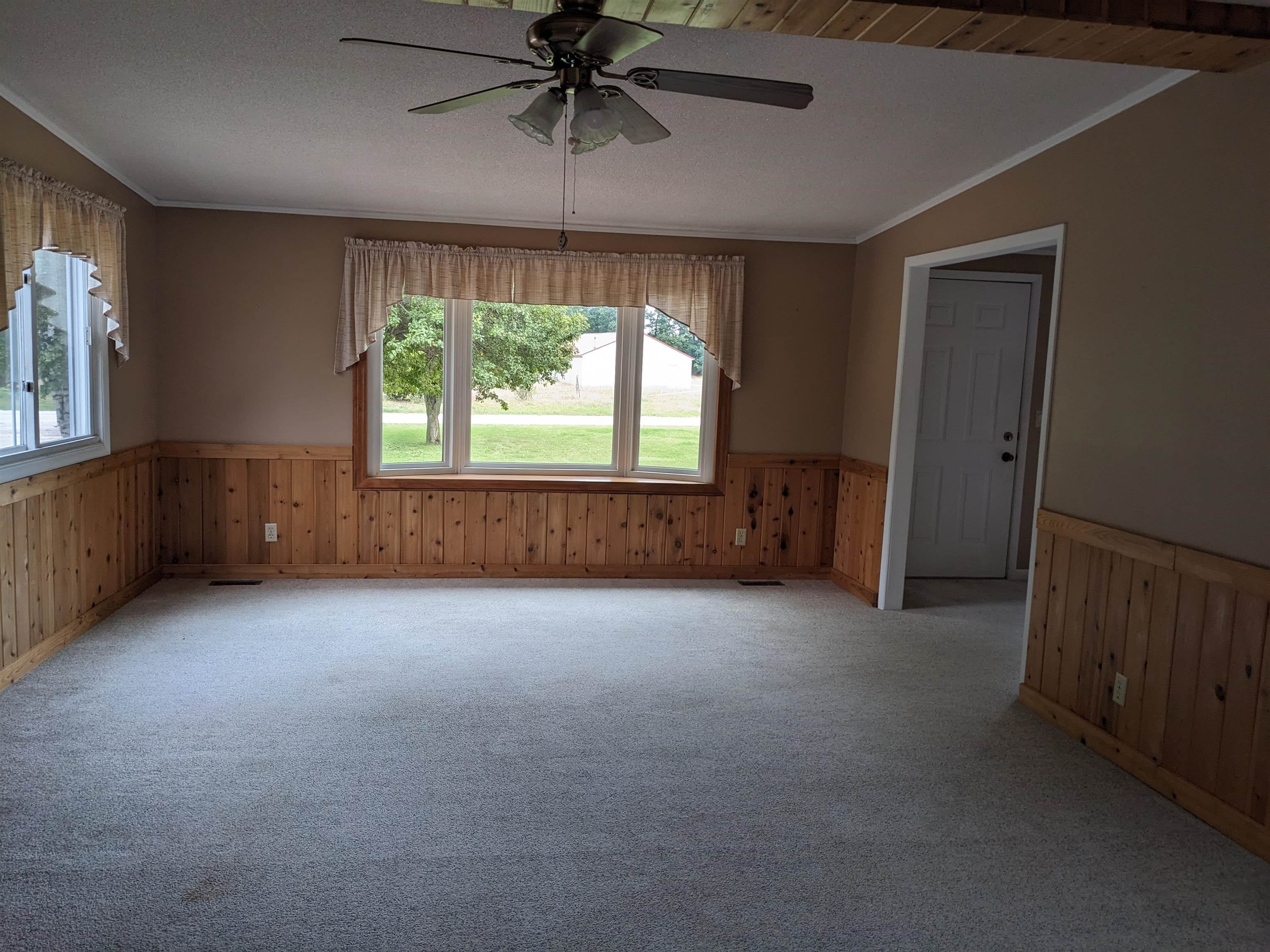 4711 North Elevator Road Pinconning, MI 48650 - Photo 12 of 24 Gallery Image 12