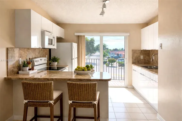 $340,000 | 7603 West 29th Lane, Unit 20255, Hialeah, FL 33018