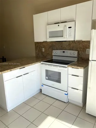 $340,000 | 7603 West 29th Lane, Unit 20255, Hialeah, FL 33018