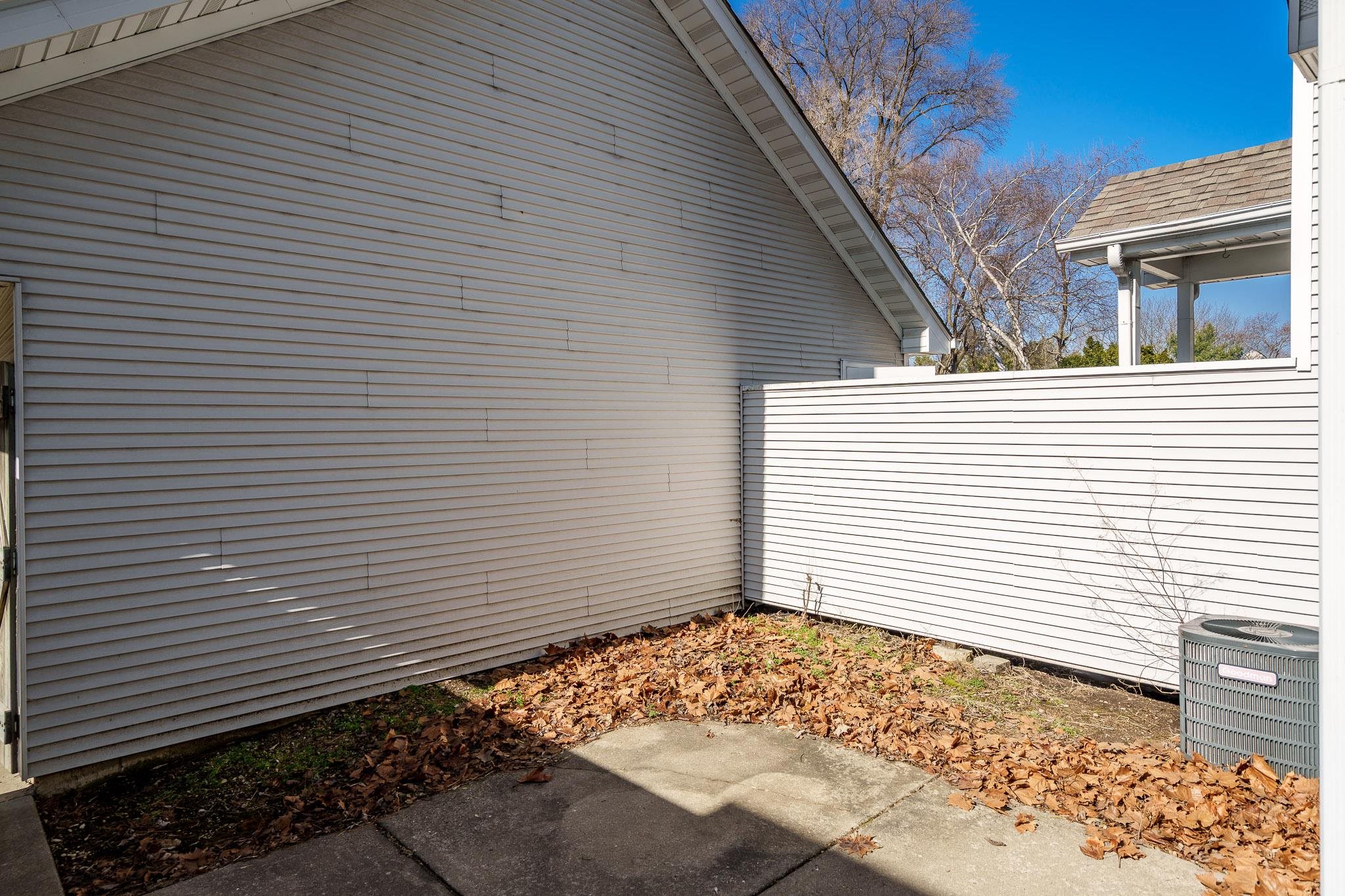 313 Genoa Street Cherry Valley, IL 61016 - Photo 9 of 42