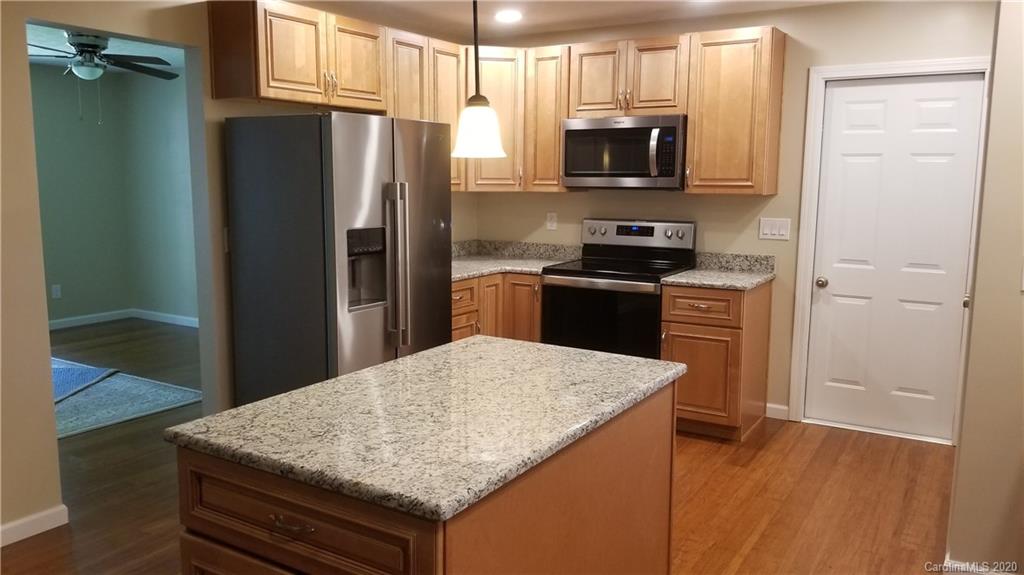 531 Pineland Road Hendersonville, NC 28792 - Photo 11 of 42 Gallery Image 11