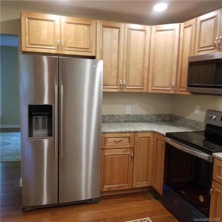 531 Pineland Road Hendersonville, NC 28792 - Photo 13 of 42 Gallery Image 13