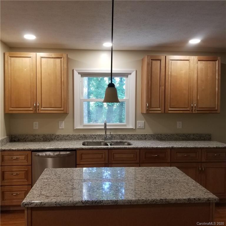 531 Pineland Road Hendersonville, NC 28792 - Photo 14 of 42 Gallery Image 14