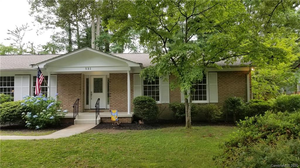 531 Pineland Road Hendersonville, NC 28792 - Photo 4 of 42 Gallery Image 4