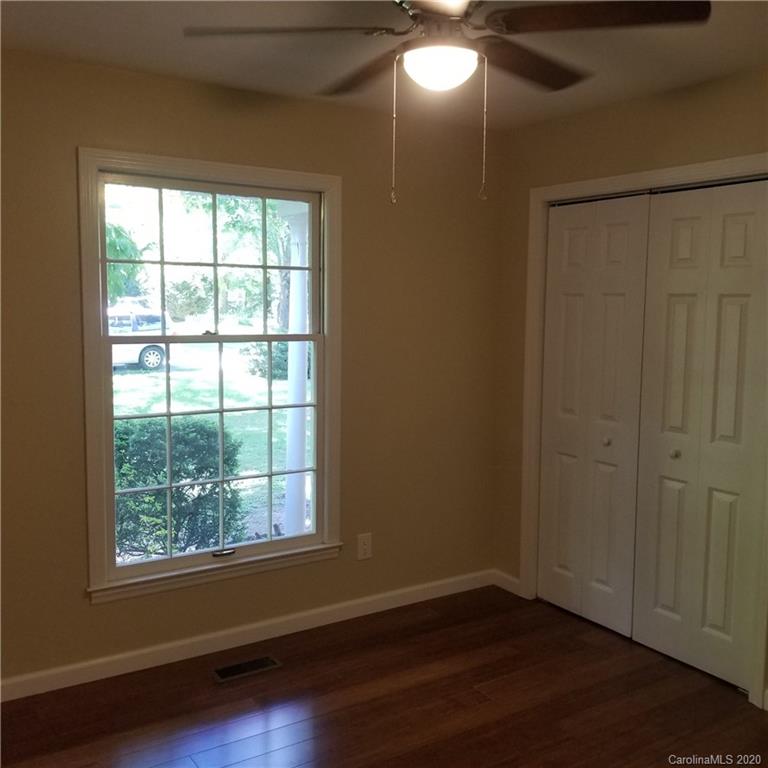 531 Pineland Road Hendersonville, NC 28792 - Photo 32 of 42 Gallery Image 32