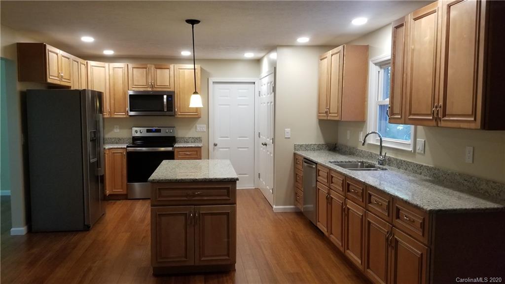531 Pineland Road Hendersonville, NC 28792 - Photo 10 of 42 Gallery Image 10