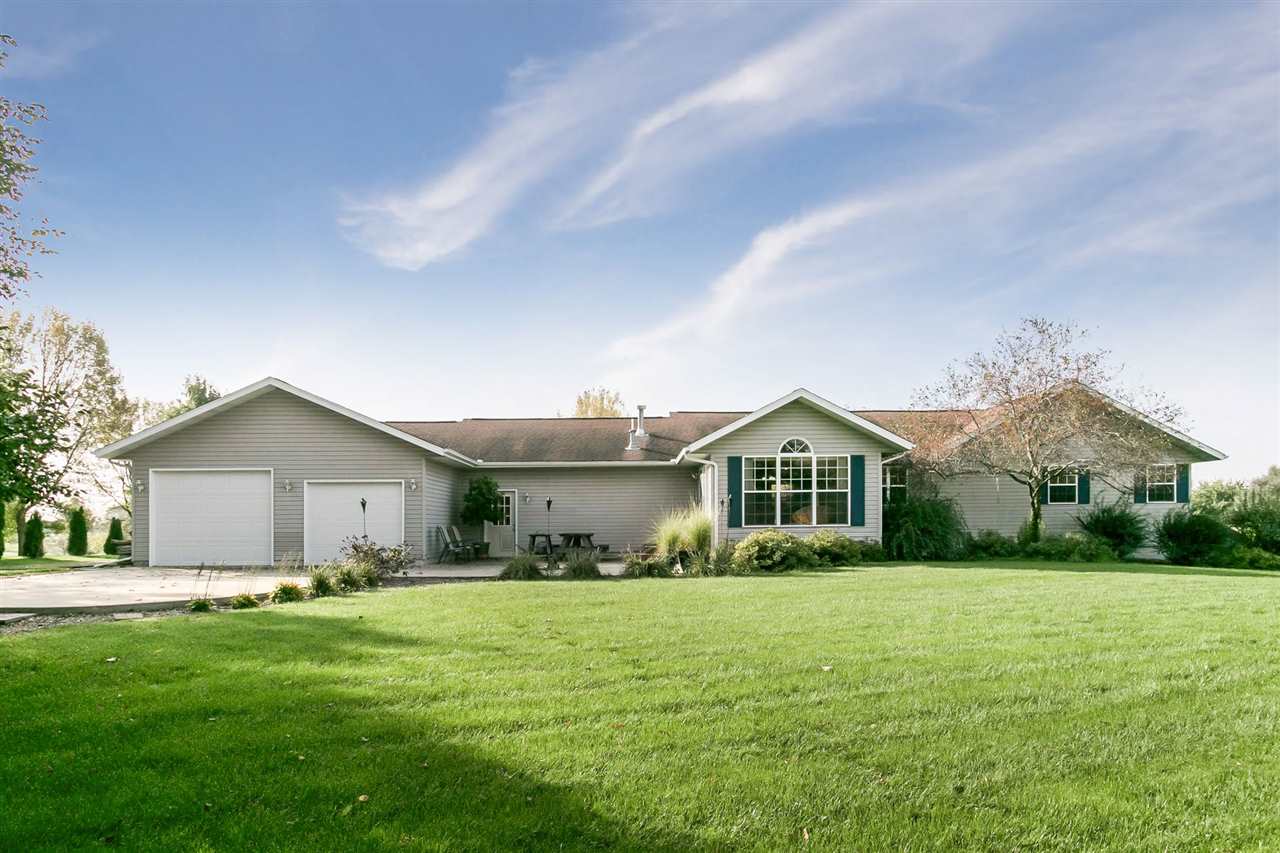3824 Eagle Road Northeast Solon, IA 52333 - Photo 3 of 36 Gallery Image 3