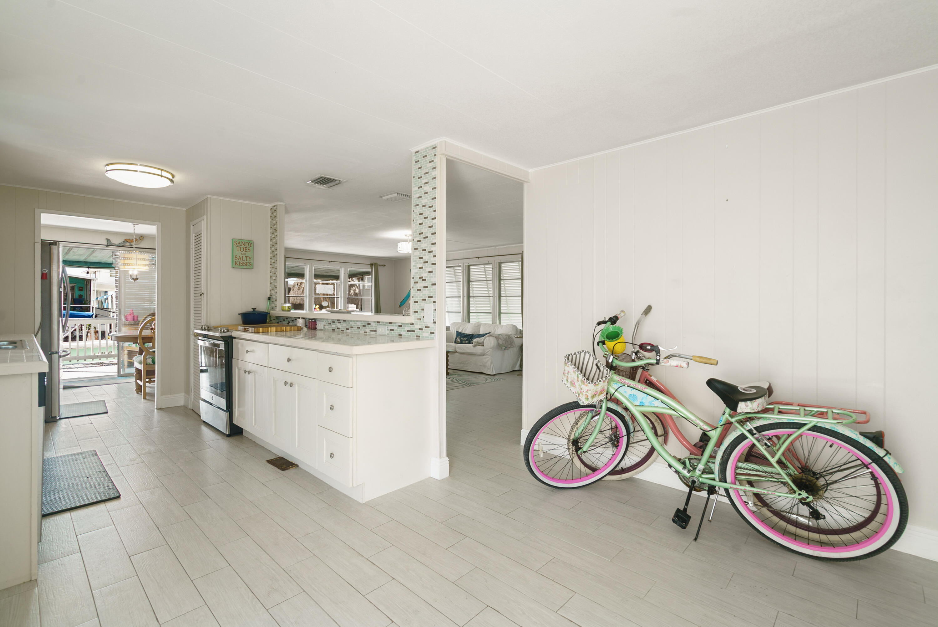205 Humpty Dumpty Drive Key Largo, FL 33037 - Photo 13 of 40 Open living area and lots of light