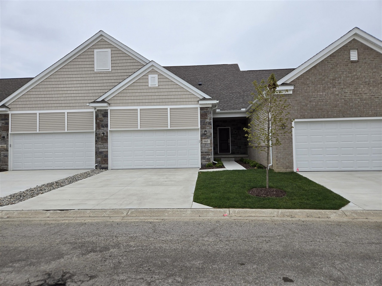4262 Plum Village Circle, Unit 41 Monroe, MI 48161 - Photo 1 of 25