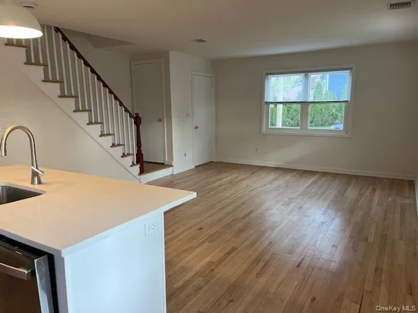 $3,850 | 45 Radcliff Avenue, Unit W, Port Washington, NY 11050