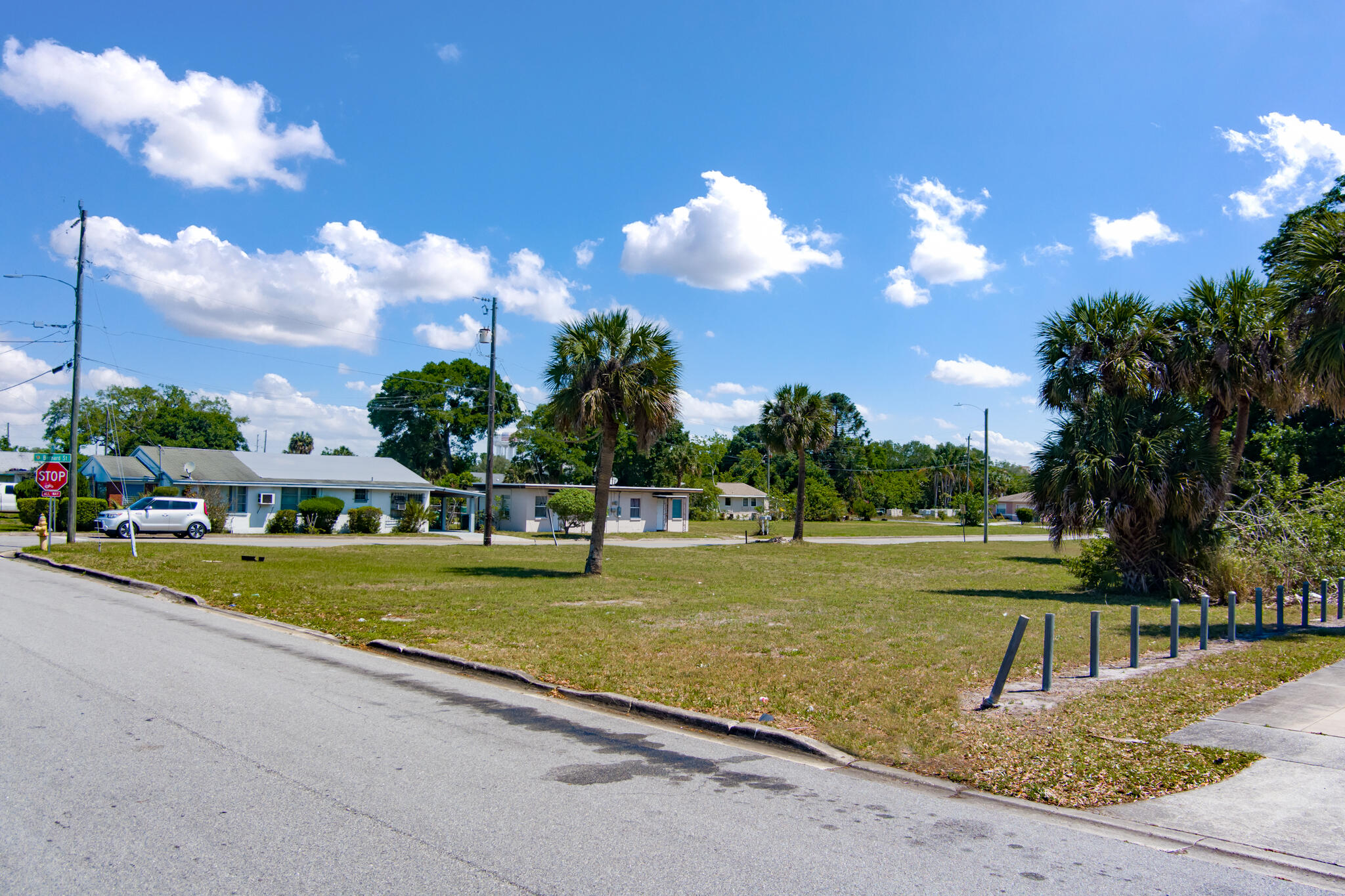 535 Bernard Street Cocoa, FL 32922 - Photo 6 of 16 a view of a golf course with a fountain