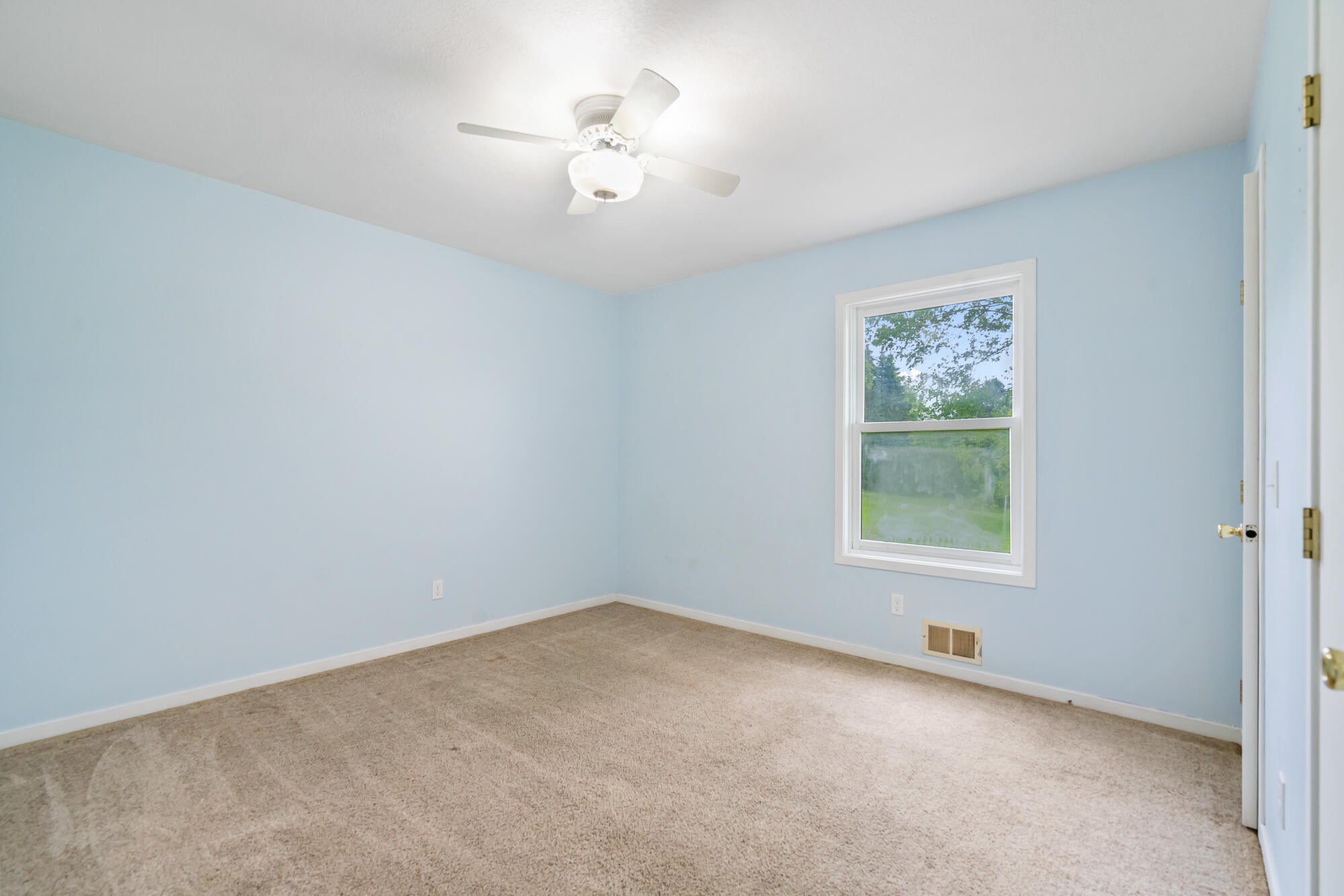 6557 Reams Road Alanson, MI 49706 - Photo 14 of 26 Gallery Image 14